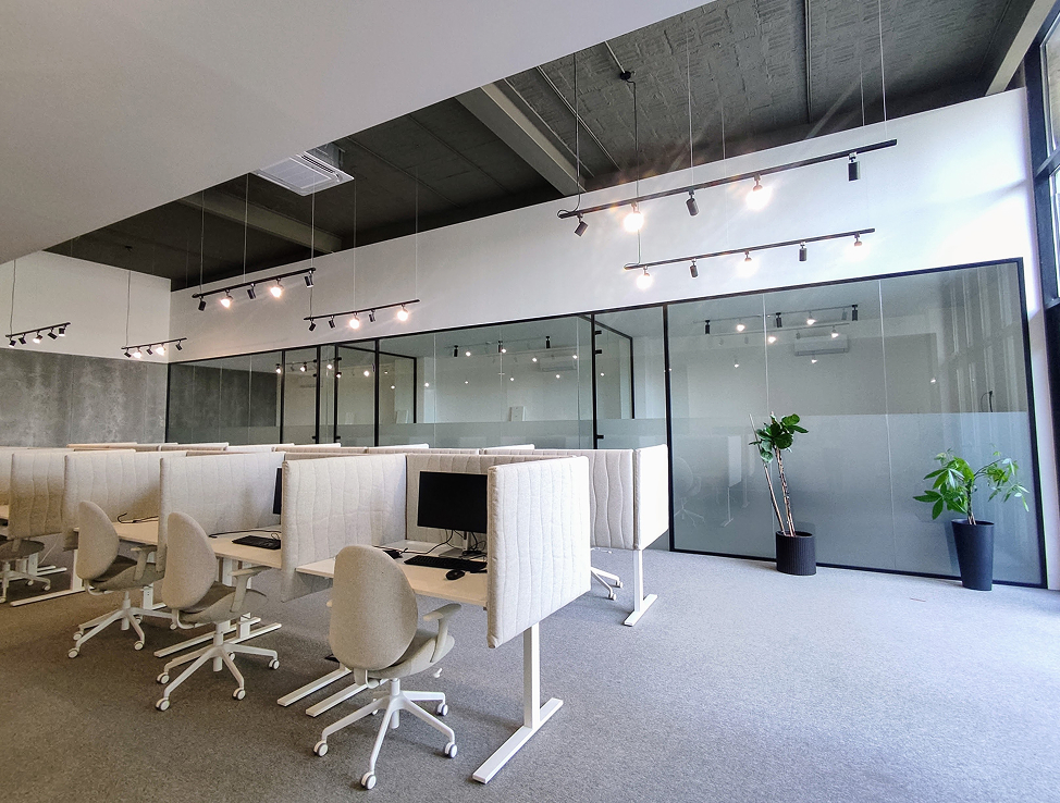Espaços de cowork e convívio do Núcleo Empresarial Sarcol